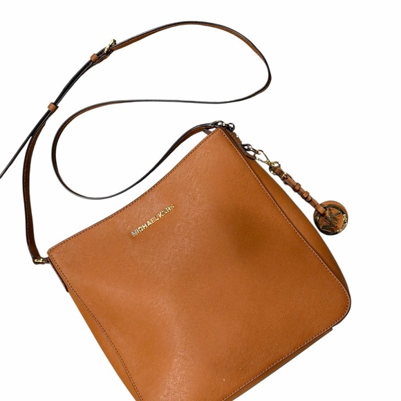 Michael Kors Jet Set Travel Large Brown Saffiano Leather Bag - Picture 3 of 14